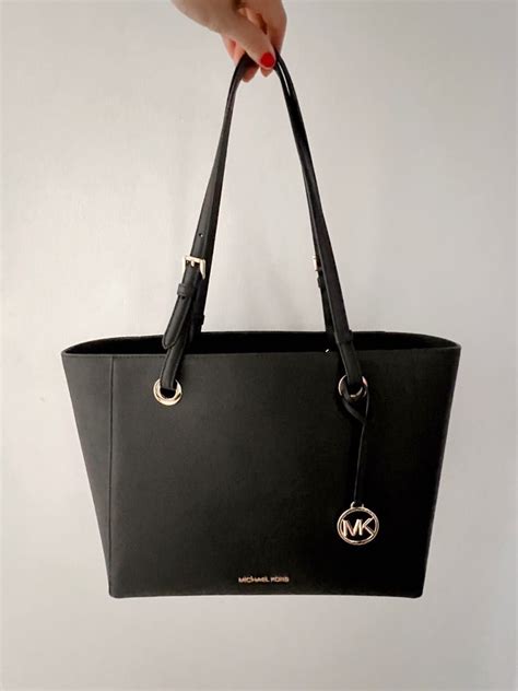 michael kors walsh oyster md mf tote|Walsh Medium Saffiano Leather Tote Bag .